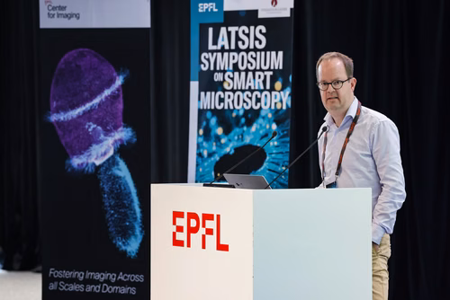 The theme of the conference is “Enabling Discovery by Integrating Microscopy, Machine Learning, and Automation”. The first of its kind in the field, it will bring together about 150 scientists from Europe and abroad working at the forefront of imaging, AI, and hardware development to re-imagine the microscope of the future.