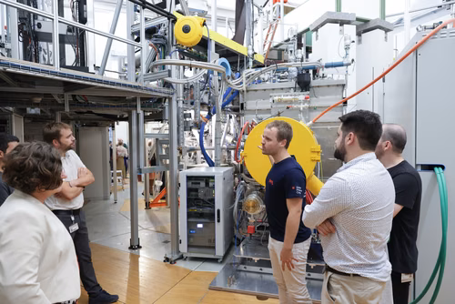 On September 21st, EPFL celebrate the 30th anniversary of its flagship experiment, the Tokamak à Configuration Variable (TCV). Operated by the Swiss Plasma Center as part of the EUROfusion Consortium, it is one of the key European facilities for the ITER project, which aims to demonstrate the scientific and technological feasibility of fusion as an energy source, and the development of DEMO, whose objective is to prove its commercial feasibility. The TCV Tokamak represents a major asset in the global effort