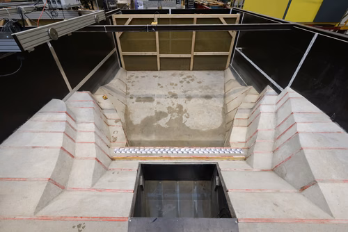 EPFL’s Platform of Hydraulic Constructions has been commissioned to model a future hydropower plant in Australia. As part of its work, the team has built an outsize replica on campus.