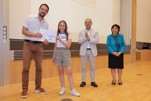 Remise des attestations aux participantes et participants aux cours organisés par le Service de Promotion des Sciences dans le canton du Jura. Avec la participation, pour cette édition, du ministre de l'enseignement, Martial Coutet et du vice-président pour l’innovation et l’impact, Edouard Bugnon