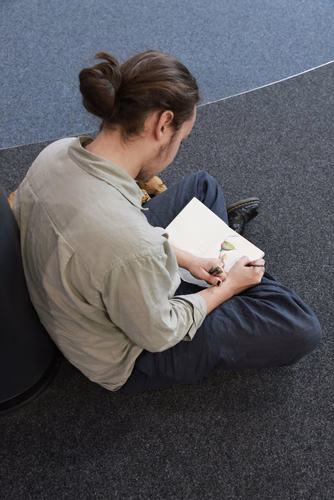 Un événement d’envergure pour préparer son avenir. Comme chaque année, l’EPFL, via son Service de promotion de l’éducation et en collaboration avec ses facultés, se réjouit d'accueillir les gymnasiennes et gymnasiens sur son campus. L’École propose de venir découvrir ses filières de formation, sa communauté estudiantine, son corps enseignant, ses équipes de recherche, les divers services dédiés aux étudiantes et étudiants débutant à l’EPFL, ainsi que les multiples associations chargées d’animer la vie socia