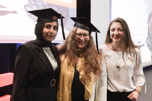 Cette cérémonie a pour objectif de remettre les Prix de la Recherche de l'EPFL aux lauréat·es et de féliciter toutes les doctorantes et doctorants qui ont terminé leur thèse avec succès cette année.