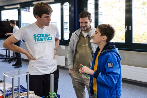 La découverte des sciences et des technologies au cœur du campus, pour les adultes et les enfants.