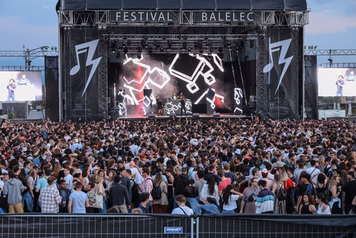 For the 40th year, EPFL campus morph into a humongous music festival!