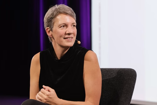 La fondation WISH de l’EPFL a choisi de décerner à la physicienne quantique Michelle Simmons le prix Erna Hamburger 2023 pour sa brillante carrière à la pointe de son domaine, ainsi que pour son engagement en faveur de la diversité et des MINT. Une cérémonie de remise de prix se tiendra aujourd'hui à l’EPFL.