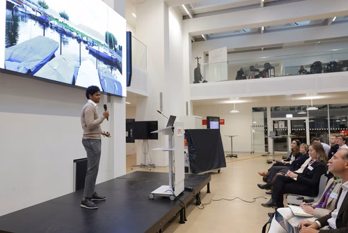 After two months of conducting research in an EPFL laboratory, the interns will present their research projects in the form of a poster or a short oral presentation (My research in 180 sec) to a selected audience including professors, donors, organizers as well as the cohort of interns.