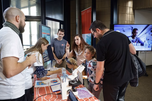 La découverte des sciences et des technologies au cœur du campus, pour les adultes et les enfants.
