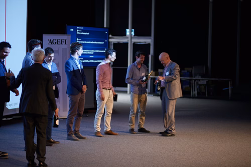 19 entrepreneurs ont “pitché” devant près de 300 personnes lors de la Startup Champions Seed Night coorganisée par l’EPFL Alumni et venturelab au Forum Rolex Learning Center. Daniel Yanisse (MT’12), CEO et co-fondateur de Checkr, était l’invité d’honneur de cette édition.