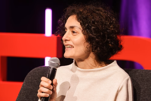 La fondation WISH de l’EPFL a choisi de décerner à la physicienne quantique Michelle Simmons le prix Erna Hamburger 2023 pour sa brillante carrière à la pointe de son domaine, ainsi que pour son engagement en faveur de la diversité et des MINT. Une cérémonie de remise de prix se tiendra aujourd'hui à l’EPFL.