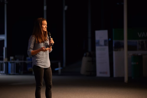 19 entrepreneurs ont “pitché” devant près de 300 personnes lors de la Startup Champions Seed Night coorganisée par l’EPFL Alumni et venturelab au Forum Rolex Learning Center. Daniel Yanisse (MT’12), CEO et co-fondateur de Checkr, était l’invité d’honneur de cette édition.
