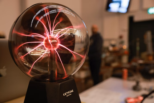 La lumière, voici la toute nouvelle thématique du festival Scientastic, le festival des sciences de l'EPFL Organisateur Service de promotion des sciences sps. 