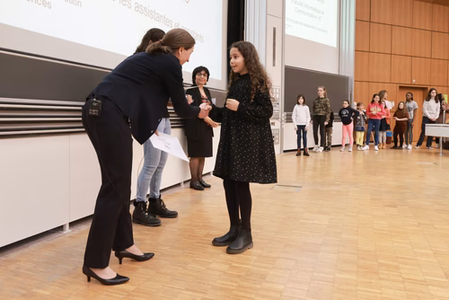 Journée à la découverte des Sciences Remise attestations "Internet & Code pour les filles" Service de la promotion des Sciences de l'EPFL 
