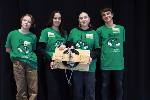 La 10ème édition du championnat de science par équipes, "Curieux et inventifs", permet à des jeunes filles et garçons de 8 à 15 ans de développer leur goût de la réflexion et de la recherche scientifique. Ils peuvent ainsi dévoiler leur inventivité dans une ambiance ludique et créative.