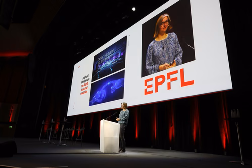 Tous les membres de la communauté EPFL, étudiant·e·s et collaborateur·trice·s de l’EPFL sont invité·e·s à l’édition 2022 de notre traditionnelle allocution de la Direction.