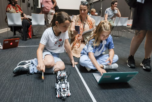 Remises des attestations pour les filles, Genève 2022