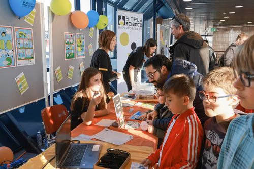 La lumière, voici la toute nouvelle thématique du festival Scientastic, le festival des sciences de l'EPFL Organisateur Service de promotion des sciences sps. 