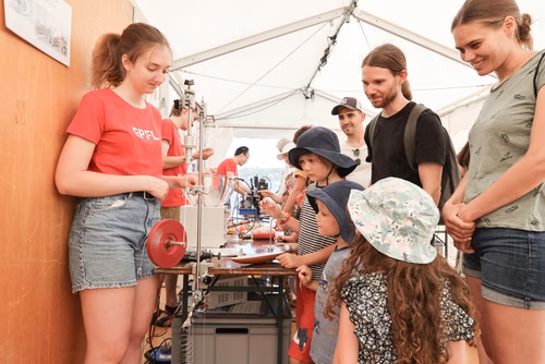 L'EPFL à l Nuit de la science à Genève, au Parc de la Perle du Lac.