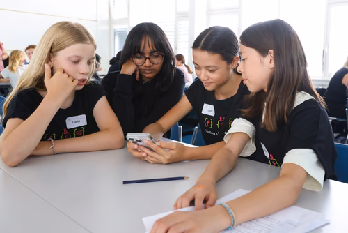 Le Meet up national annuel du Coding club des filles sur le campus de l’EPFL Service de promotion des sciences SPS 