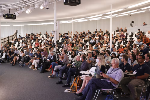 The EPFL School of Life Sciences turned 20 and celebrates this occasion with a unique symposium.