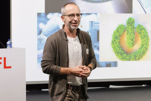 Engage durably in the Magic World of Photonics, the science and technologies of Light combined with Electronics!