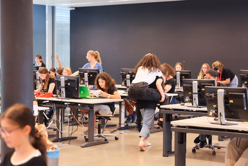 Le tout premier Meet up national du Coding club des filles s'est déroulé sur le campus de l’EPFL à Lausanne.