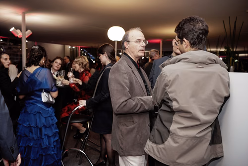 La première édition du gala EPFL Alumni a réuni près de 650 diplômé.es au Rolex Learning Center. Ils ont pu participer à une soirée festive et entendre le Prof. Patrick Aebischer – Président de l’EPFL jusqu’à fin 2016 – et le Prof. Martin Vetterli – Président de l’EPFL dès 2017 – échanger sur la transmission de Présidence.