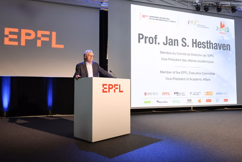 Le championnat des jeux mathématiques et logiques est une compétition populaire et scolaire organisée chaque année à l’échelon européen. Il voit s’affronter des passionné·e·s de mathématiques de toutes générations venus d’une douzaine de pays. Sa finale internationale, qui a traditionnellement lieu à Paris, sera cette année organisée à Lausanne (EPFL). La FSJM gère depuis plus de 30 ans l’organisation de ce championnat en Suisse. Finale sur le Campus EPFL