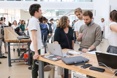 Durant le cours intitulé « Assistive Technology Challenge », des étudiants de l’EPFL ont développé des solutions personnalisées pour des patients atteints de handicap moteur.