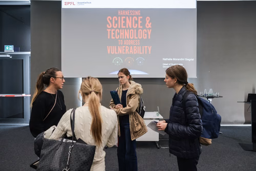 Un événement d’envergure pour préparer son avenir. Comme chaque année, l’EPFL, via son Service de promotion de l’éducation et en collaboration avec ses facultés, se réjouit d'accueillir les gymnasiennes et gymnasiens sur son campus. L’École propose de venir découvrir ses filières de formation, sa communauté estudiantine, son corps enseignant, ses équipes de recherche, les divers services dédiés aux étudiantes et étudiants débutant à l’EPFL, ainsi que les multiples associations chargées d’animer la vie socia
