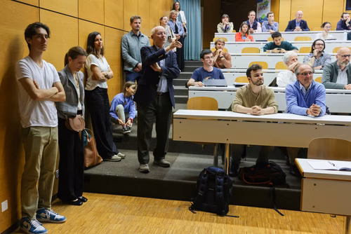 A l'occasion du dernier cours de Claude Nicollier, ses amis, collègues et famille lui ont fait la surprise d'être présents