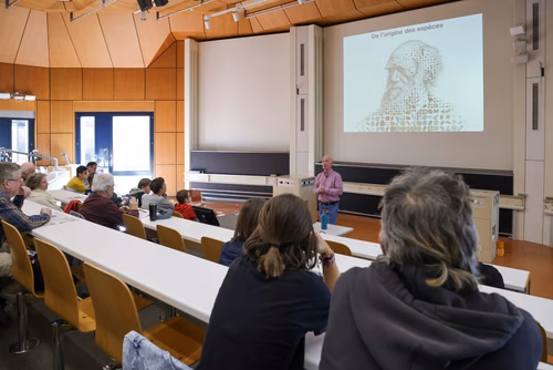 La découverte des sciences et des technologies au cœur du campus, pour les adultes et les enfants.