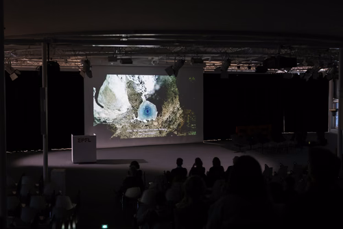 "Jusqu’à la faille : défis et perspectives de la géothermie profonde en Suisse. Une plongée dans les coulisses d’une révolution énergétique".