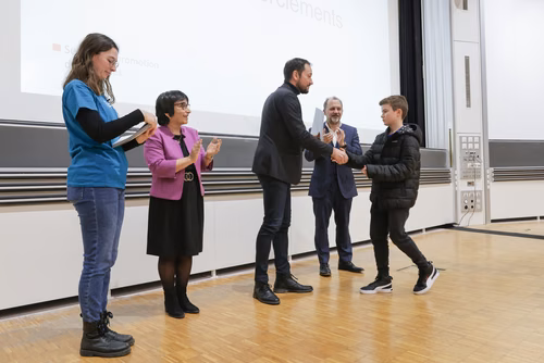 Remises des attestations robots et informatique pour les enfants du Jura