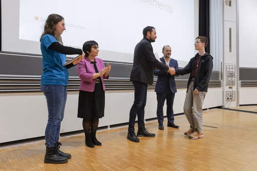 Remises des attestations robots et informatique pour les enfants du Jura