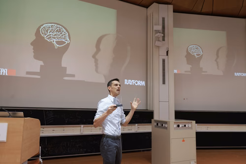 La lumière, voici la toute nouvelle thématique du festival Scientastic, le festival des sciences de l'EPFL Organisateur Service de promotion des sciences sps. 