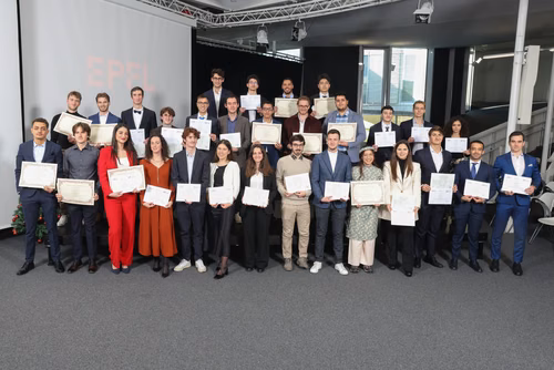 Cérémonie de remise des diplômes aux étudiants MNIS