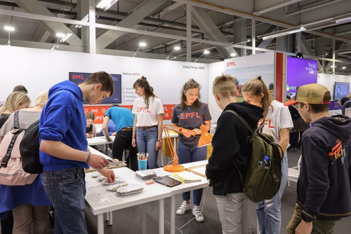 L’EPFL vous propose d’explorer ces liens étroits entre science et monde animal à travers une exposition de 200m2 présentant une sélection de projets de recherche issus des laboratoires de l’École.