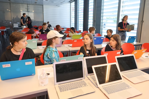 Le tout premier Meet up national du Coding club des filles s'est déroulé sur le campus de l’EPFL à Lausanne.