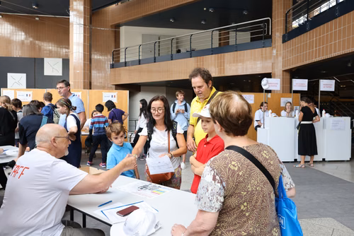 Le championnat des jeux mathématiques et logiques est une compétition populaire et scolaire organisée chaque année à l’échelon européen. Il voit s’affronter des passionné·e·s de mathématiques de toutes générations venus d’une douzaine de pays. Sa finale internationale, qui a traditionnellement lieu à Paris, sera cette année organisée à Lausanne (EPFL). La FSJM gère depuis plus de 30 ans l’organisation de ce championnat en Suisse. Finale sur le Campus EPFL