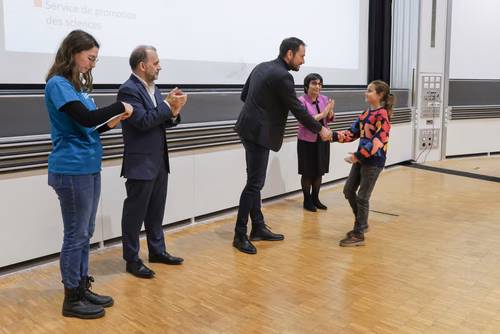 Remises des attestations robots et informatique pour les enfants du Jura