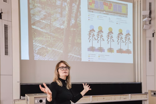La découverte des sciences et des technologies au cœur du campus, pour les adultes et les enfants.