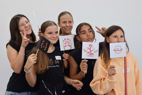 Le Meet up national annuel du Coding club des filles sur le campus de l’EPFL Service de promotion des sciences SPS 