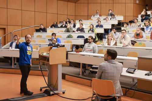 La conférence sur les systèmes de traitement de l'information neuronale (NeurIPS) est la principale conférence sur l'apprentissage automatique.