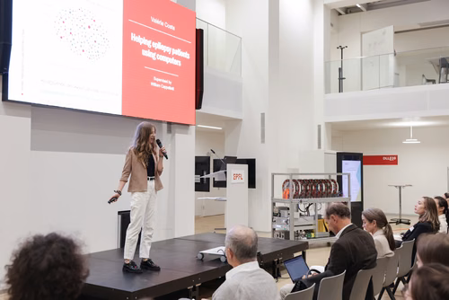 After two months of conducting research in an EPFL laboratory, the interns will present their research projects in the form of a poster or a short oral presentation (My research in 180 sec) to a selected audience including professors, donors, organizers as well as the cohort of interns.