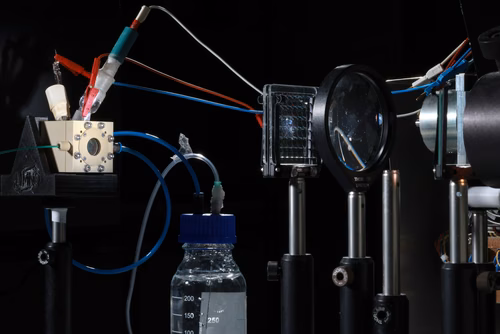 EPFL chemical engineers have invented a solar-powered artificial leaf, built on a novel electrode which is transparent and porous, capable of harvesting water from the air for conversion into hydrogen fuel. The semiconductor-based technology is scalable and easy to prepare.