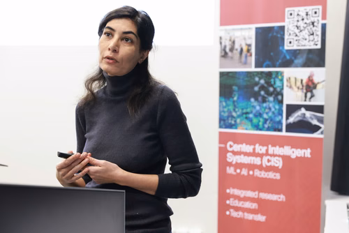 L'apprentissage automatique a été la principale force motrice pour amener l'intelligence artificielle dans le monde réel. Cet atelier vise à réunir des étudiants et des jeunes chercheurs de l'EPFL-CIS et du RIKEN-AIP et à discuter des dernières réalisations, applications et défis de l'apprentissage automatique. Cet événement fait partie d'une série d'échanges institutionnels entre le RIKEN-AIP et l'EPFL-CIS depuis 2020, basés sur un protocole d'accord entre les deux institutions visant à établir une relatio