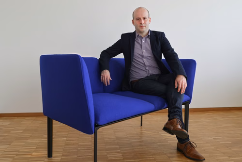 Assistant Professor Antoine Bosselut, who joined EPFL in September, was recently named one of Forbes Magazine’s prestigious ‘30 under 30 Europe in Science and Healthcare’ for his research in Natural Language Processing on whether AI systems learn common sense from language?