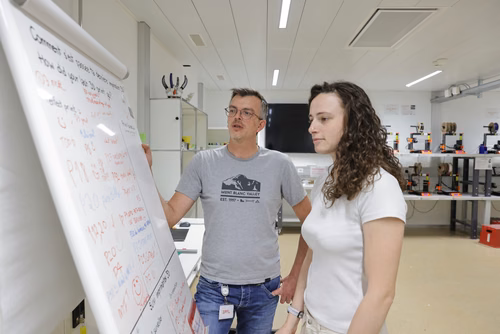 Sébastien Martinerie, expert en impression 3D depuis plus de 20 ans, a modélisé et imprimé des milliers de prototypes, dont des organes humains pour former des chirurgiennes et chirurgiens. Il encadre aujourd'hui plus de 500 étudiantes et étudiants au SPOT.