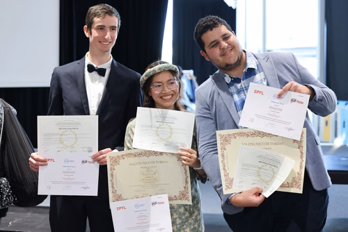 Cérémonie de remise des diplômes aux étudiants MNIS
