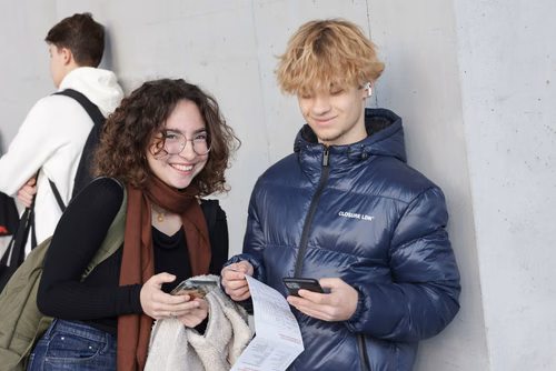Un événement d’envergure pour préparer son avenir. Comme chaque année, l’EPFL, via son Service de promotion de l’éducation et en collaboration avec ses facultés, se réjouit d'accueillir les gymnasiennes et gymnasiens sur son campus. L’École propose de venir découvrir ses filières de formation, sa communauté estudiantine, son corps enseignant, ses équipes de recherche, les divers services dédiés aux étudiantes et étudiants débutant à l’EPFL, ainsi que les multiples associations chargées d’animer la vie socia